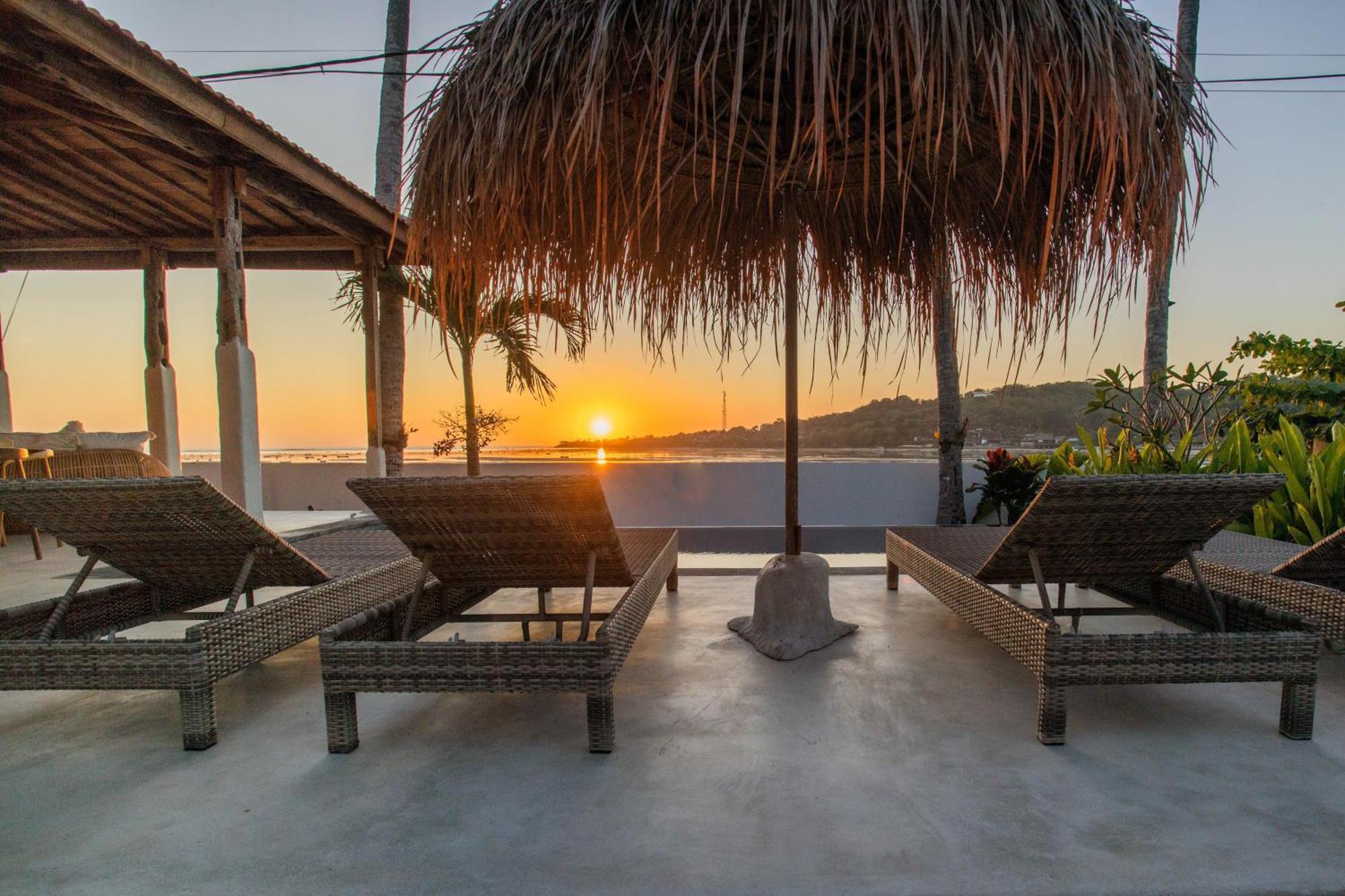 Sunset House Ceningan, 10 Person Beachview Private Villa Нуса-Лембонган Екстер'єр фото