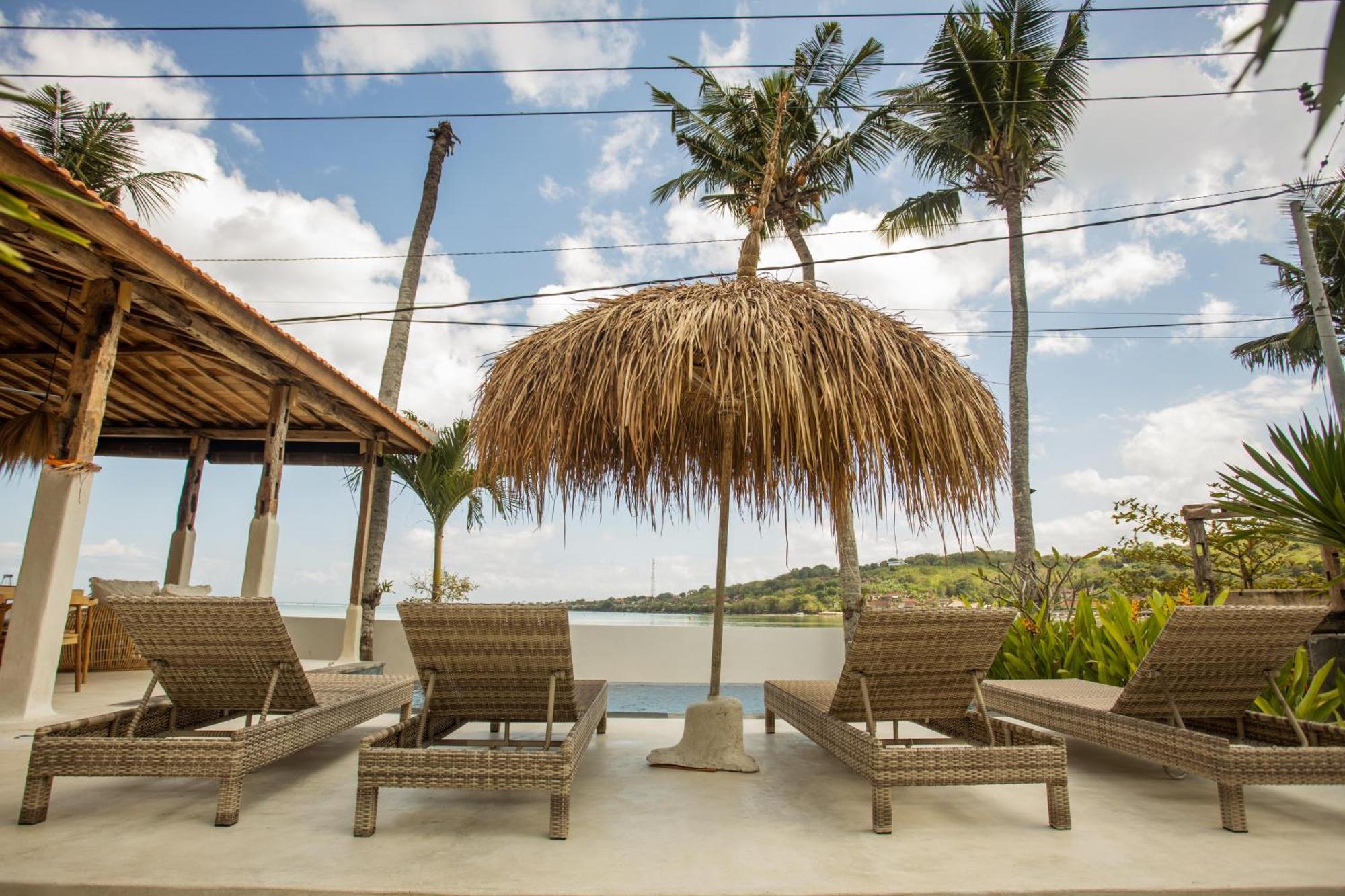 Sunset House Ceningan, 10 Person Beachview Private Villa Нуса-Лембонган Екстер'єр фото